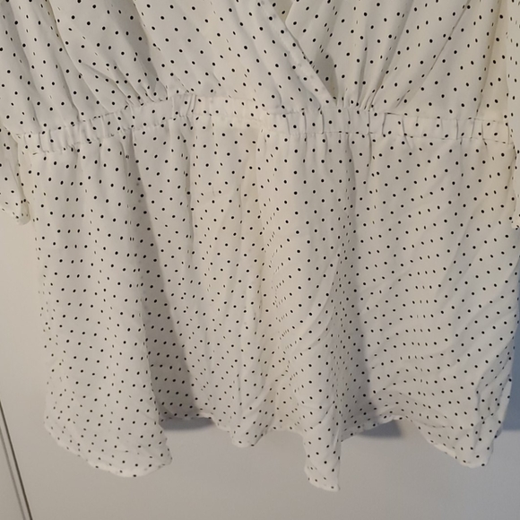 TORRID polka dot v-neck peplum top - Picture 5 of 7